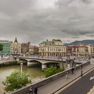 Piso Senorial Con Vistas A La Ria By Urban Hosts Bilbao